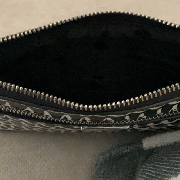 Kate spade wristlet - Picture 3 of 3
